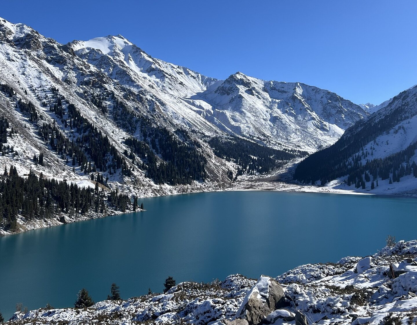 アルマトイ湖（Big Almaty Lake）で冬の絶景を堪能！